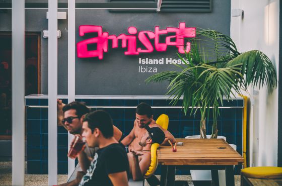 2 Sterne  maturareisen Amistat Island Hostel in Ibiza