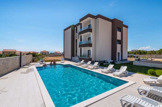 4 Sterne  events-lifestyle Deluxe Apartment (mit Pool) in Novalja